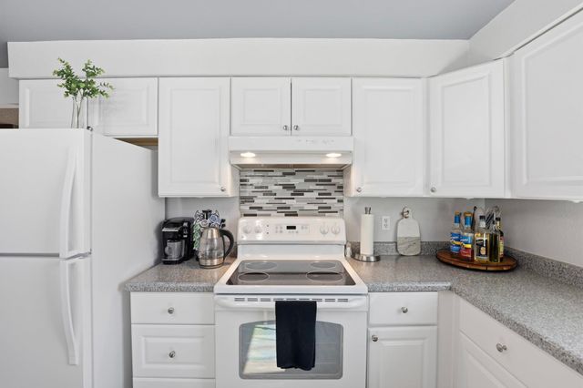 613 N Main St, Deer Park, WA 99006