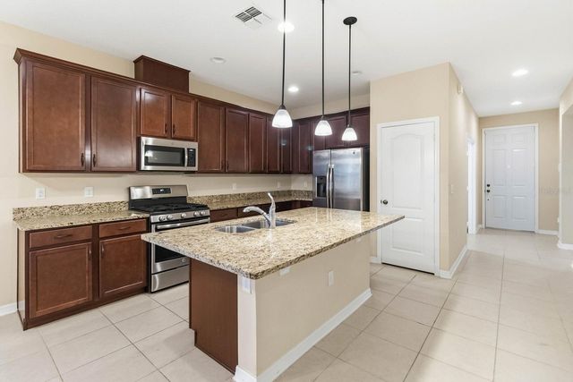 8216 GRAY KINGBIRD DR, Winter Garden, FL 34787