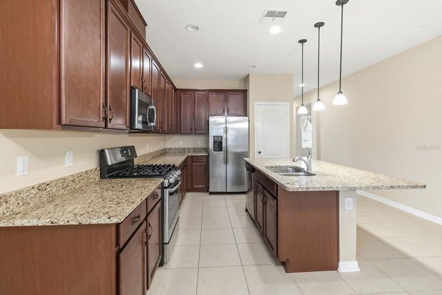 8216 GRAY KINGBIRD DR, Winter Garden, FL 34787