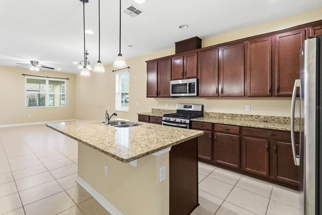 8216 GRAY KINGBIRD DR, Winter Garden, FL 34787