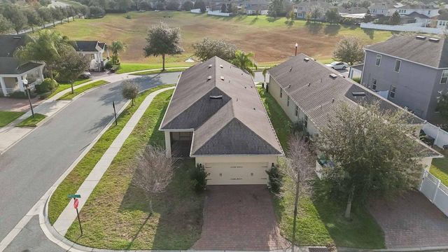 8216 GRAY KINGBIRD DR, Winter Garden, FL 34787