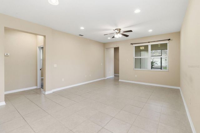 8216 GRAY KINGBIRD DR, Winter Garden, FL 34787