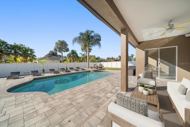 2712 ABBEY GROVE DRIVE, Valrico, FL 33594