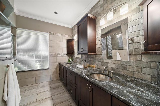 2712 ABBEY GROVE DRIVE, Valrico, FL 33594