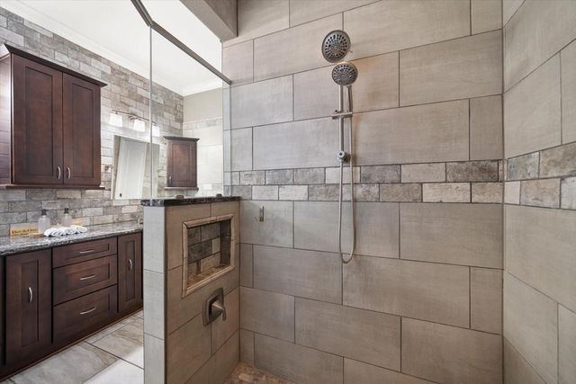 2712 ABBEY GROVE DRIVE, Valrico, FL 33594