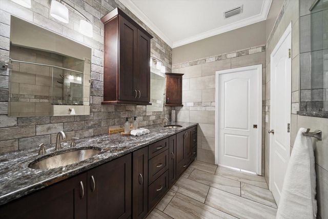 2712 ABBEY GROVE DRIVE, Valrico, FL 33594