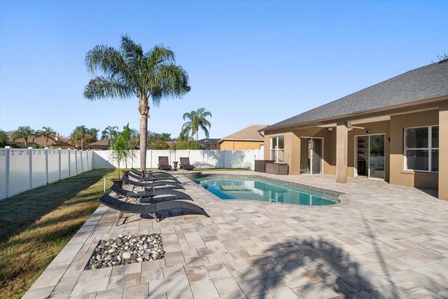 2712 ABBEY GROVE DRIVE, Valrico, FL 33594