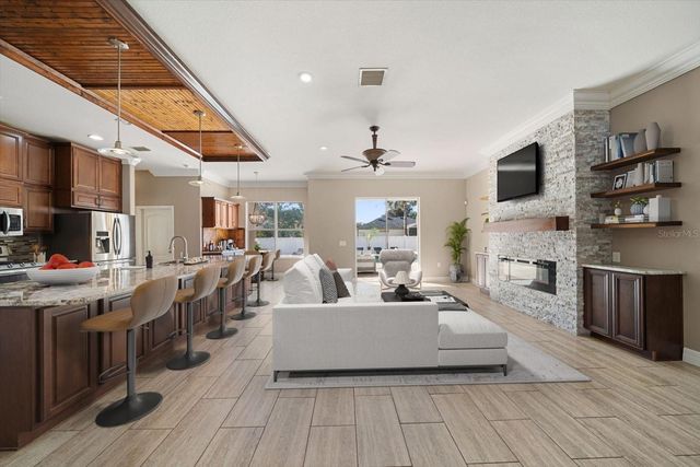 2712 ABBEY GROVE DRIVE, Valrico, FL 33594