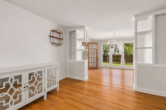 34 Lake Sargent Dr, Leicester, MA 01524