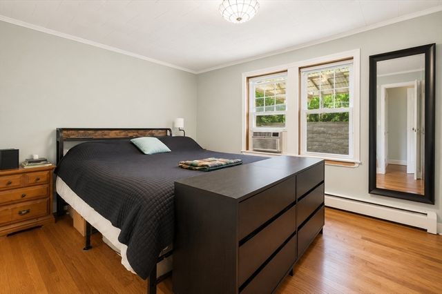 34 Lake Sargent Dr, Leicester, MA 01524