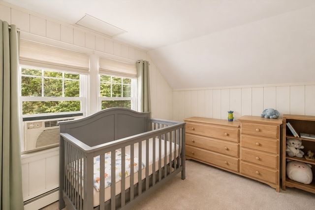 34 Lake Sargent Dr, Leicester, MA 01524