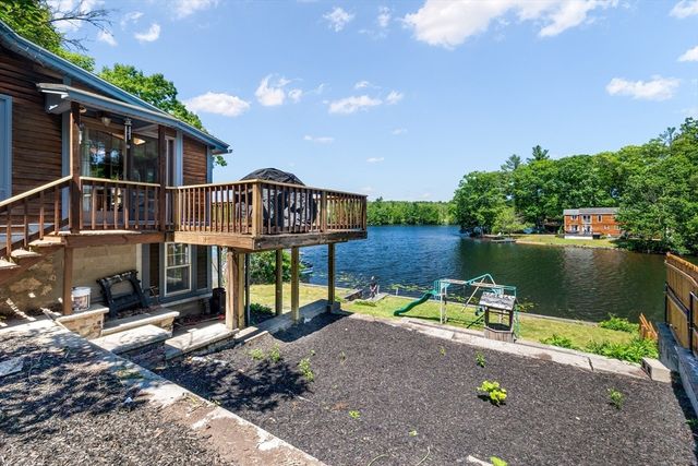 34 Lake Sargent Dr, Leicester, MA 01524