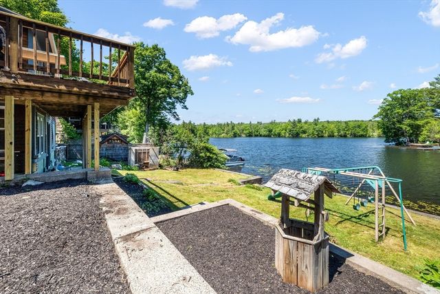34 Lake Sargent Dr, Leicester, MA 01524