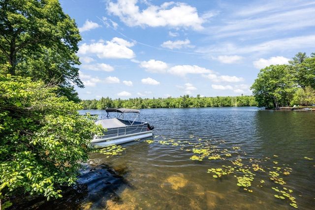 34 Lake Sargent Dr, Leicester, MA 01524