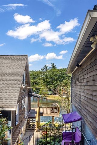 34 Lake Sargent Dr, Leicester, MA 01524