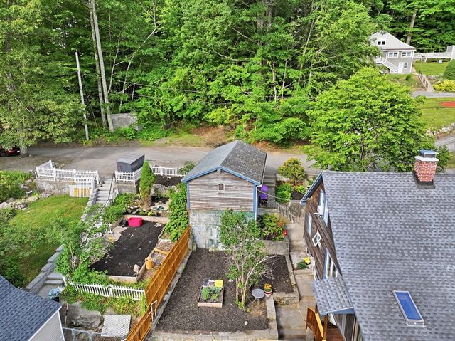 34 Lake Sargent Dr, Leicester, MA 01524