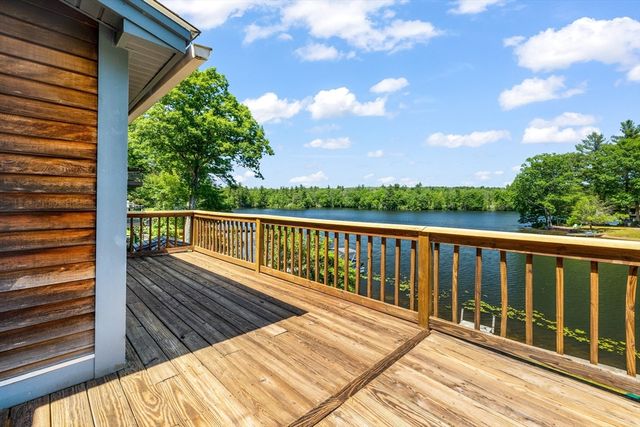 34 Lake Sargent Dr, Leicester, MA 01524
