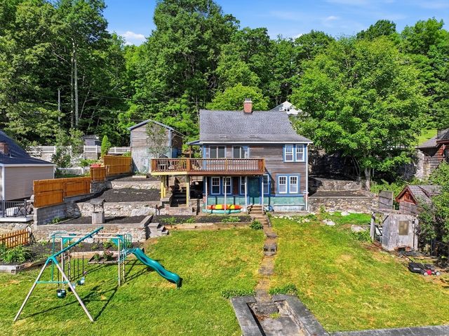 34 Lake Sargent Dr, Leicester, MA 01524