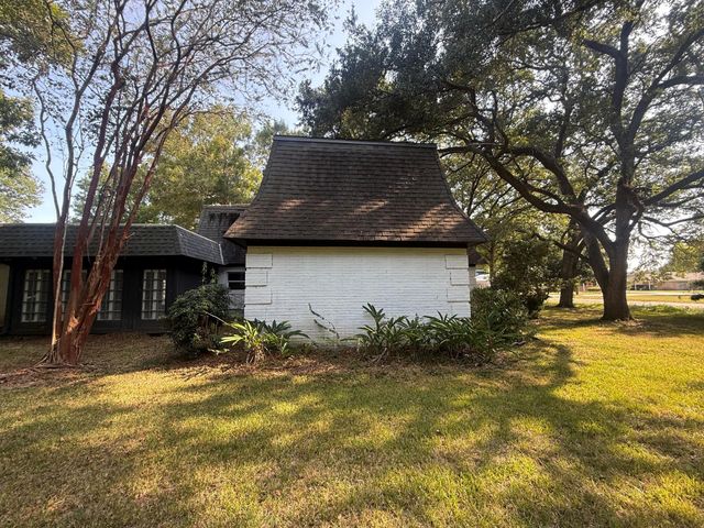 1701 Monta Street, Liberty, TX 77575