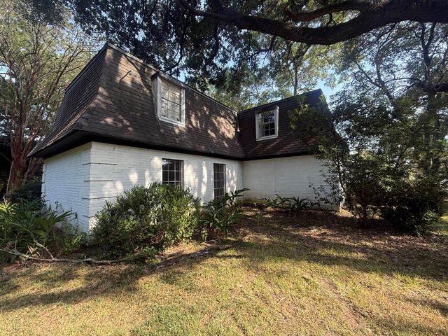 1701 Monta Street, Liberty, TX 77575