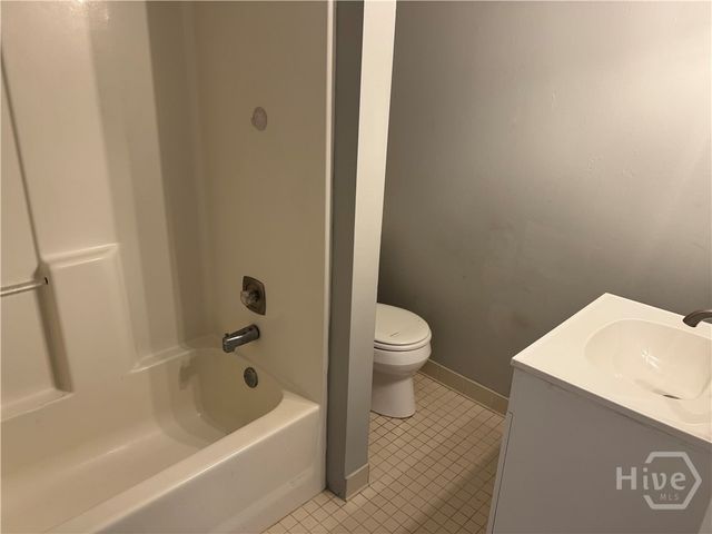 4 Brookview Drive, Savannah, GA 31406