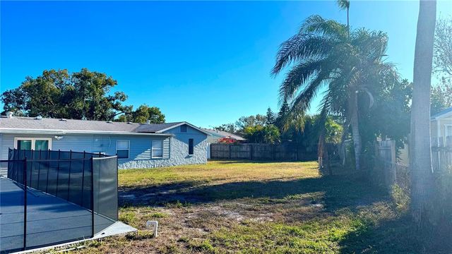 2702 38TH STREET W, Bradenton, FL 34205