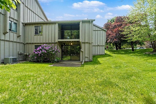 3750 Cedaridge Road, Kalamazoo, MI 49008
