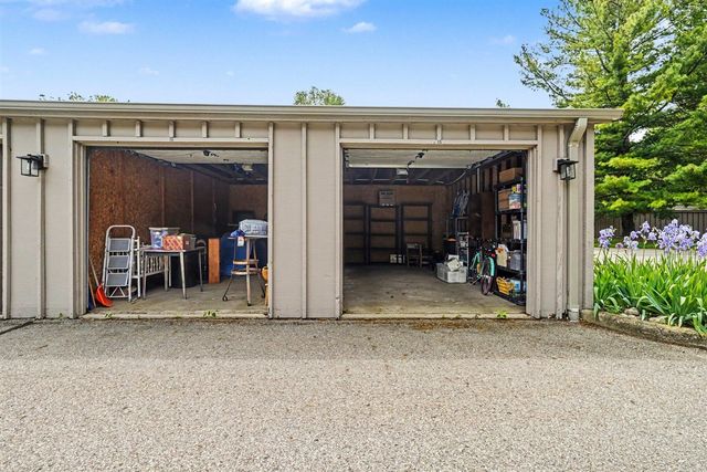 3750 Cedaridge Road, Kalamazoo, MI 49008
