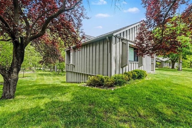 3750 Cedaridge Road, Kalamazoo, MI 49008