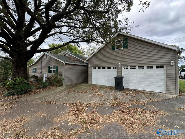 1604 Gum Pond Road, Eva, AL 35621