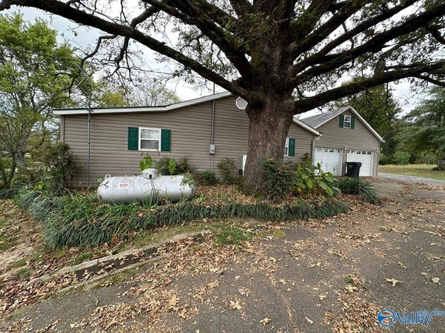 1604 Gum Pond Road, Eva, AL 35621