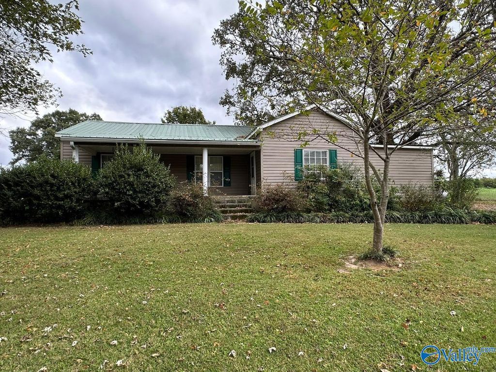 1604 Gum Pond Road, Eva, AL 35621