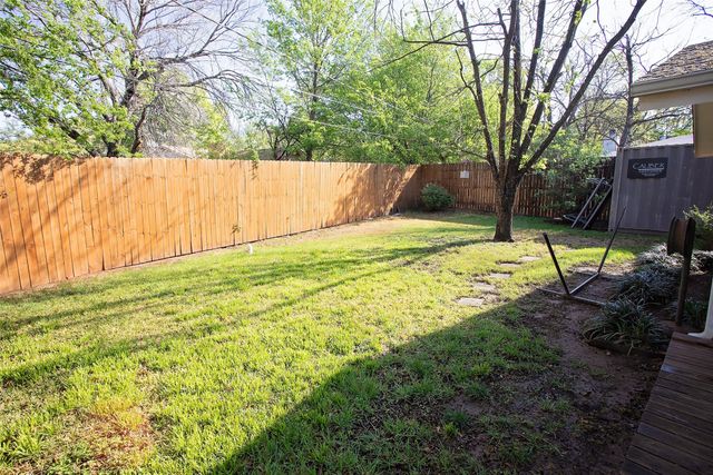 1405 Thompson Drive, Graham, TX 76450