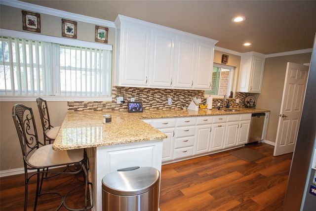 1405 Thompson Drive, Graham, TX 76450