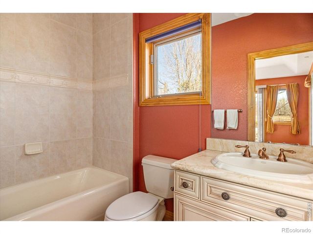 8630 Crimson Clover Lane, Longmont, CO 80503