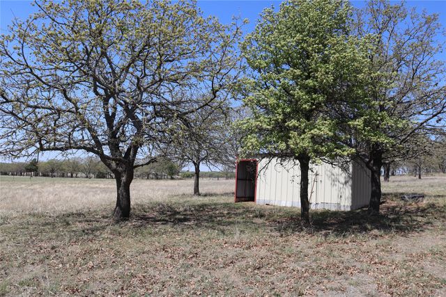 957 Frog Hollar, Bowie, TX 76230