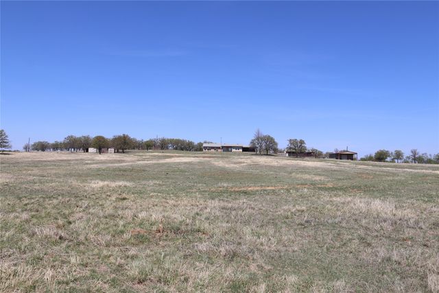 957 Frog Hollar, Bowie, TX 76230