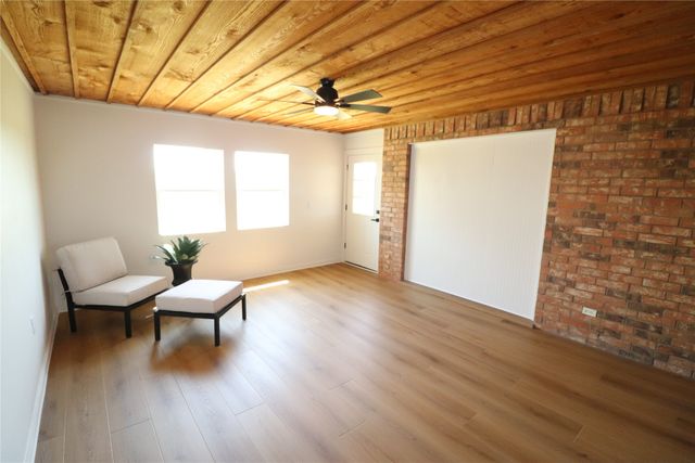 957 Frog Hollar, Bowie, TX 76230