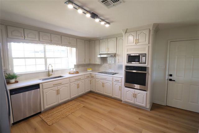 957 Frog Hollar, Bowie, TX 76230