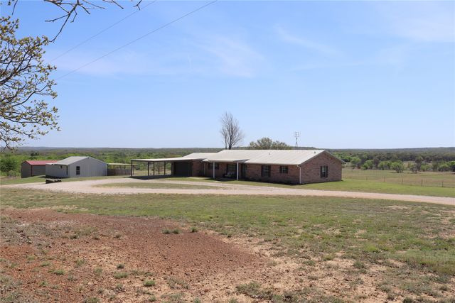 957 Frog Hollar, Bowie, TX 76230