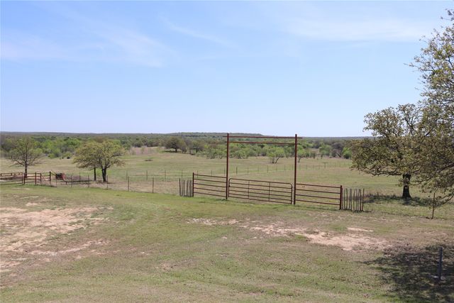 957 Frog Hollar, Bowie, TX 76230