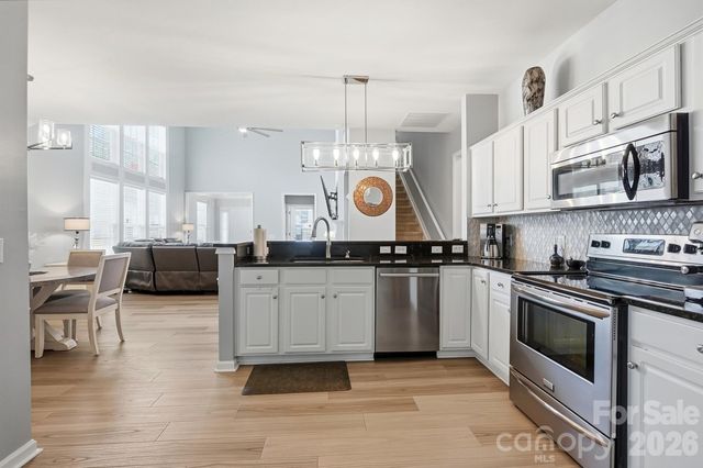 8530 Heron Glen Drive, Charlotte, NC 28269