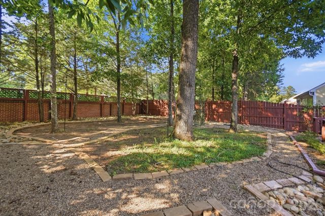8530 Heron Glen Drive, Charlotte, NC 28269