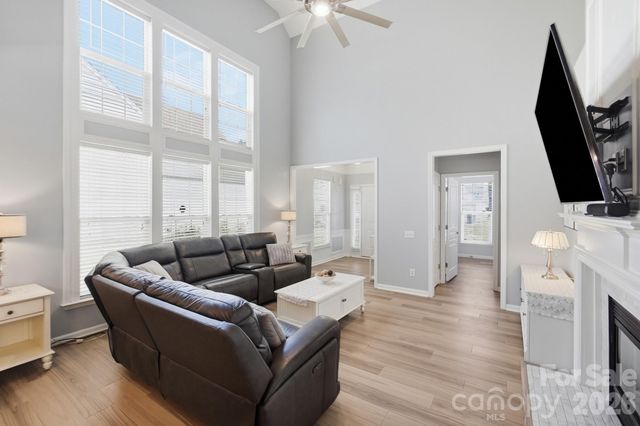 8530 Heron Glen Drive, Charlotte, NC 28269