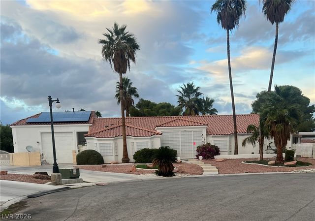 6325 Woodstock Court, Las Vegas, NV 89118