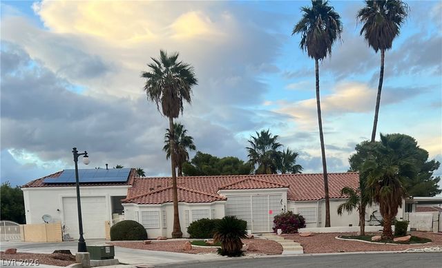6325 Woodstock Court, Las Vegas, NV 89118