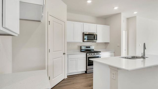 6286 Redwood Trail, Wonder Lake, IL 60097