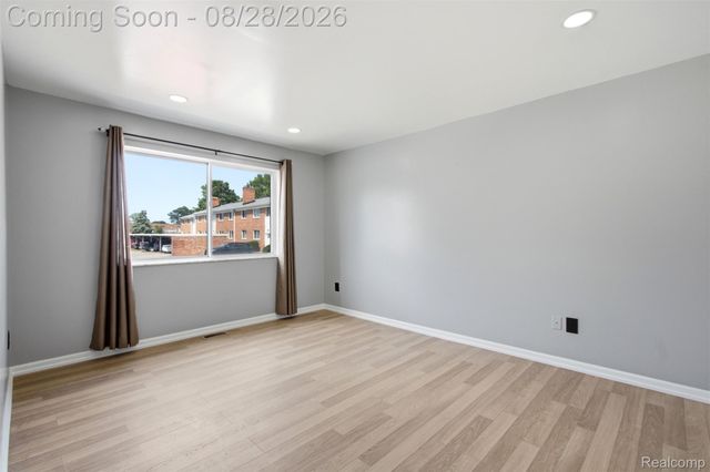 29622 Hoover Road, Warren, MI 48093