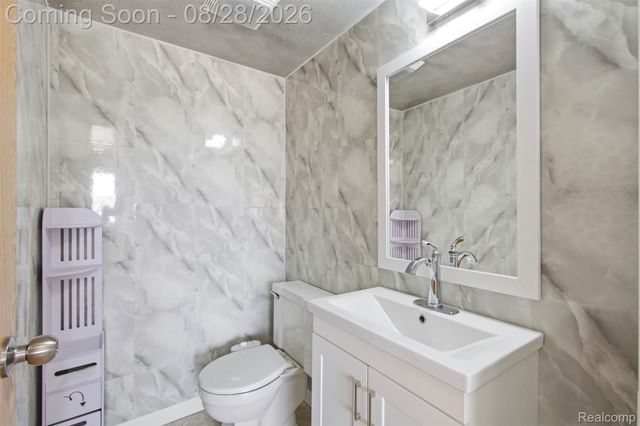 29622 Hoover Road, Warren, MI 48093