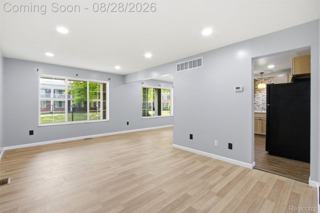29622 Hoover Road, Warren, MI 48093
